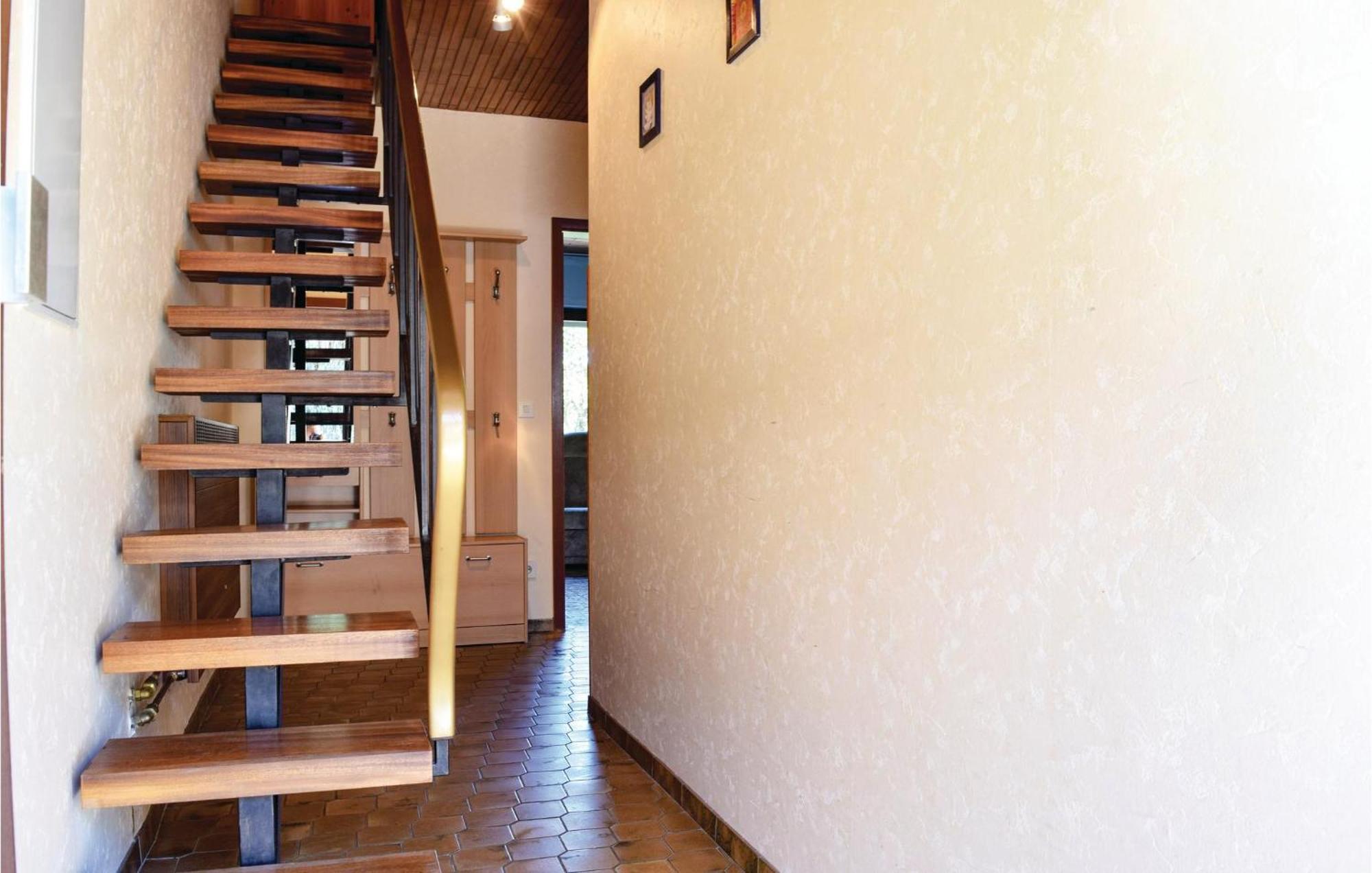 Cozy Home In Sellerich With Kitchen Экстерьер фото