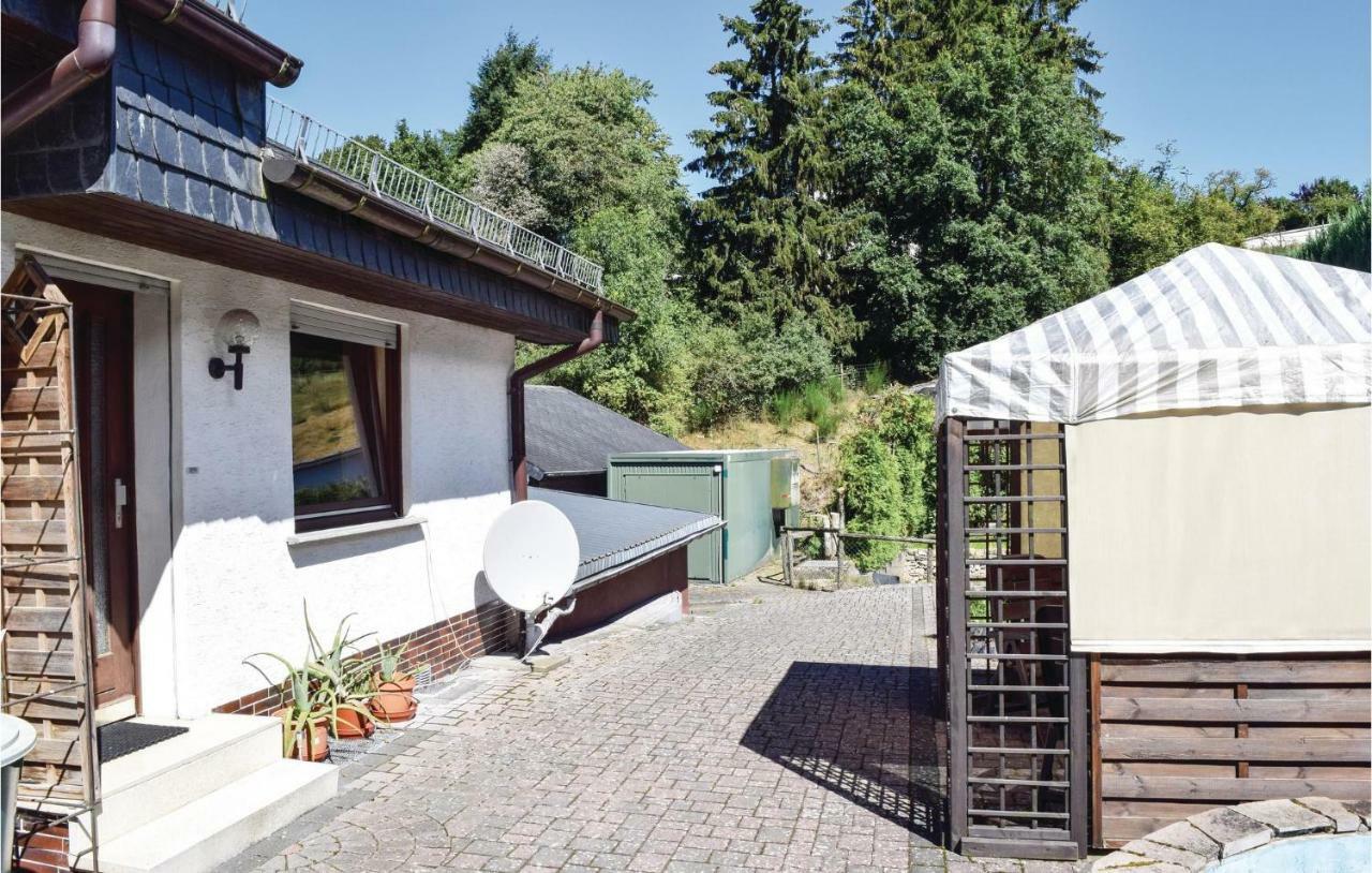 Cozy Home In Sellerich With Kitchen Экстерьер фото